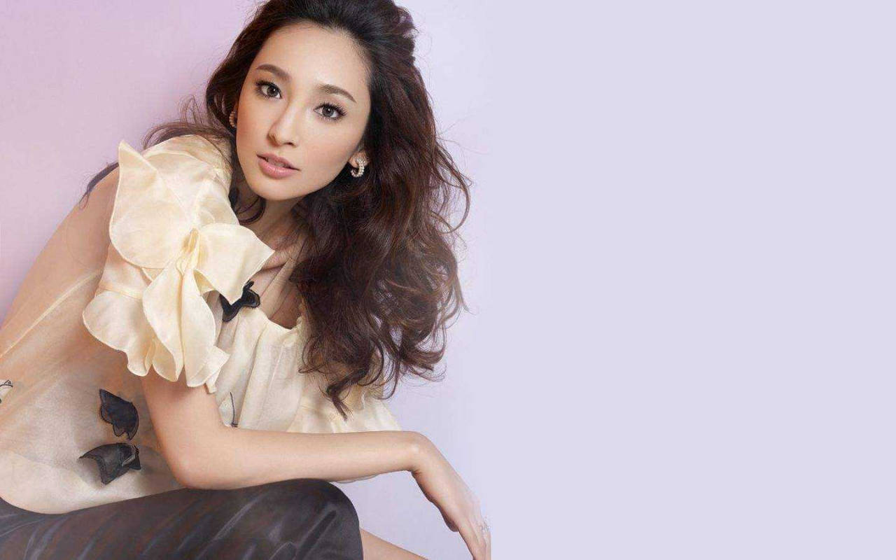 吴佩慈.jpg